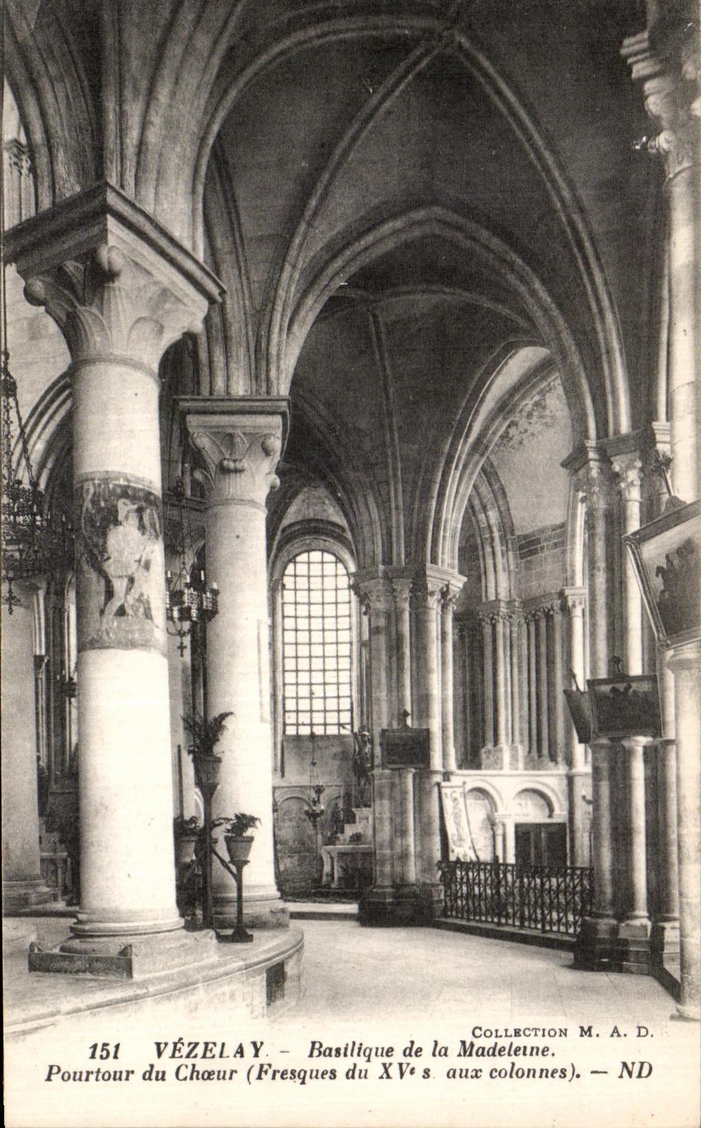 CPA Vezealy Basilique de la Madeleine Pourtour du Choeur 