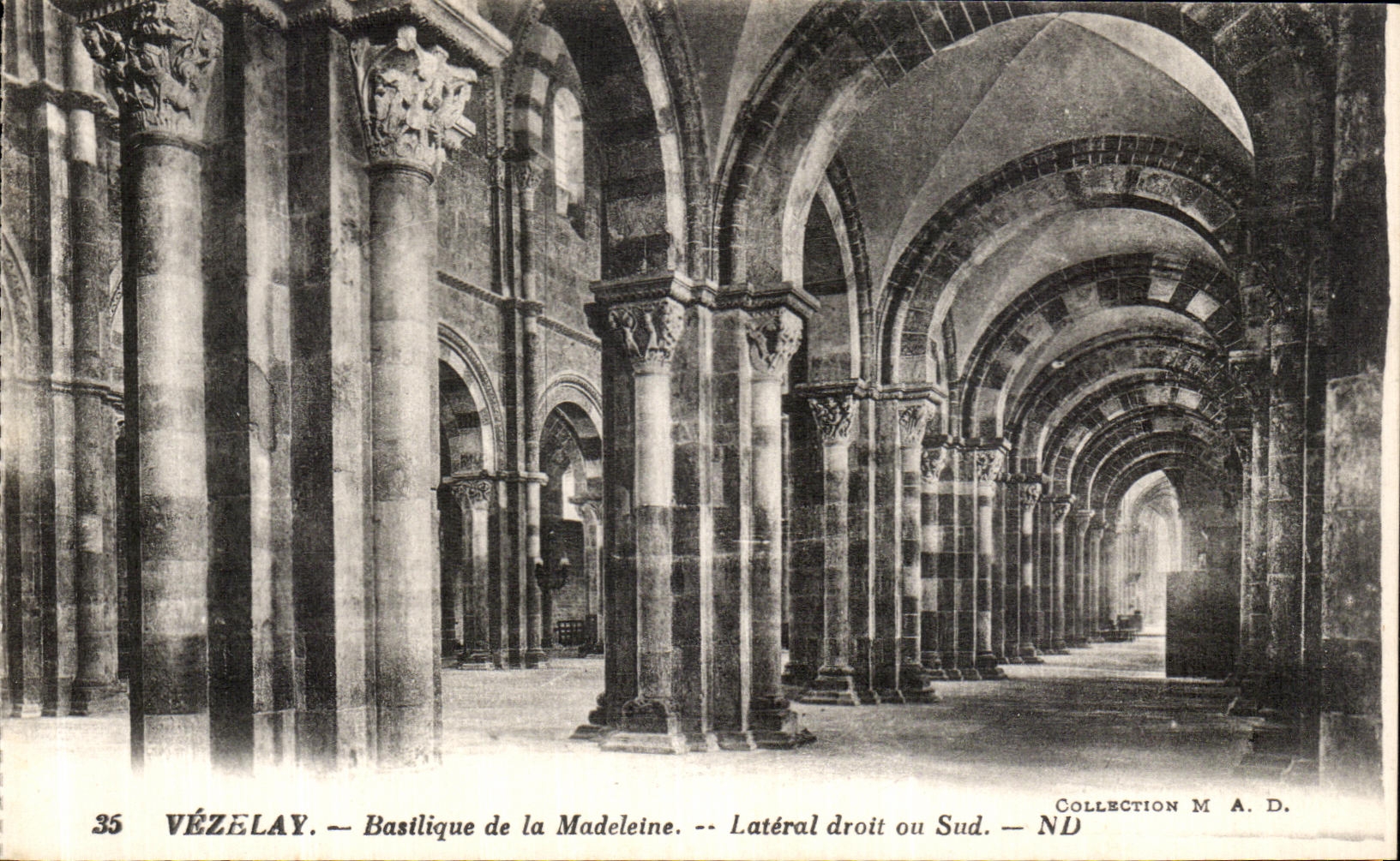 CPA Vezealy Basilique de la Madeleine Lateral droit ou sud