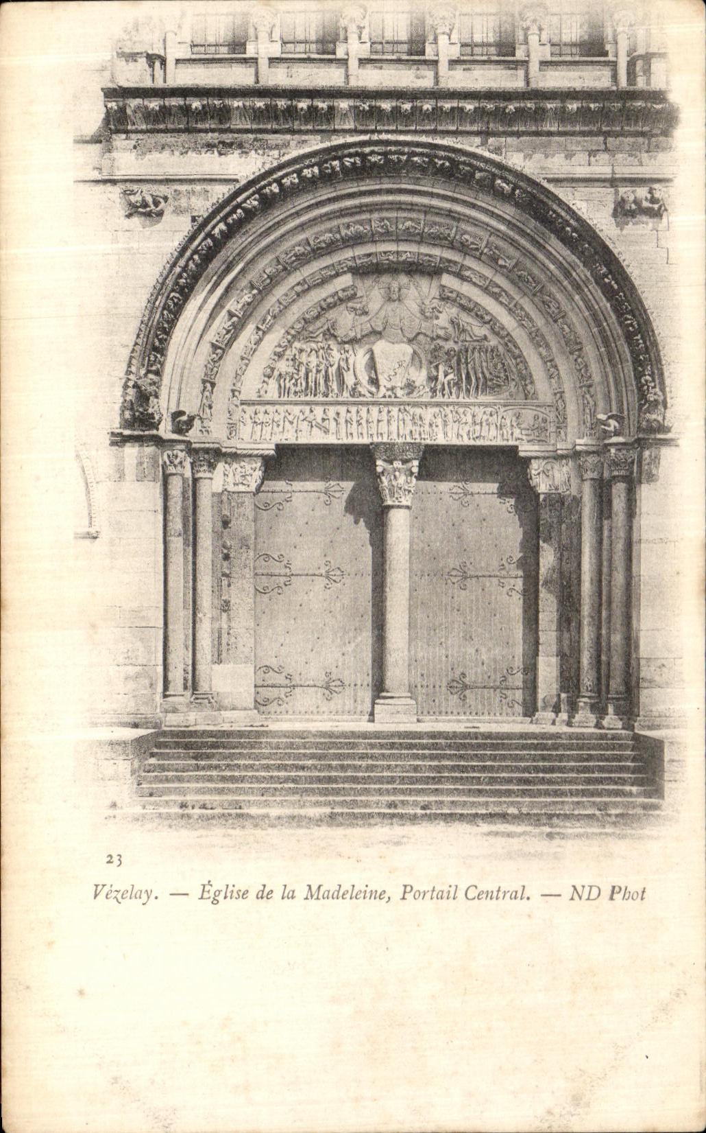 CPA Vezelay Eglise de la Madeleine Portail Central