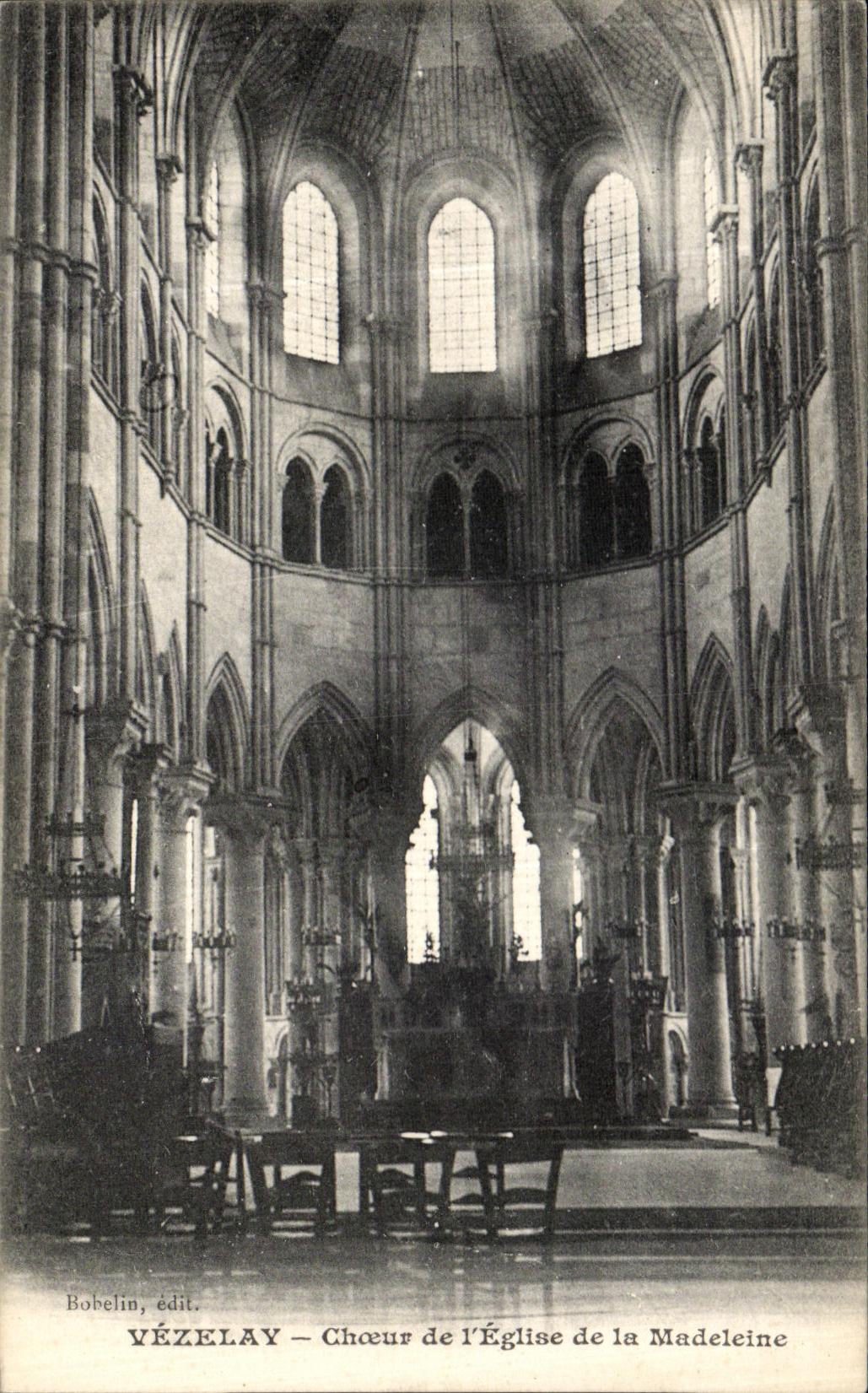 CPA Vezelay Choeur de l Eglise de la Madeleine