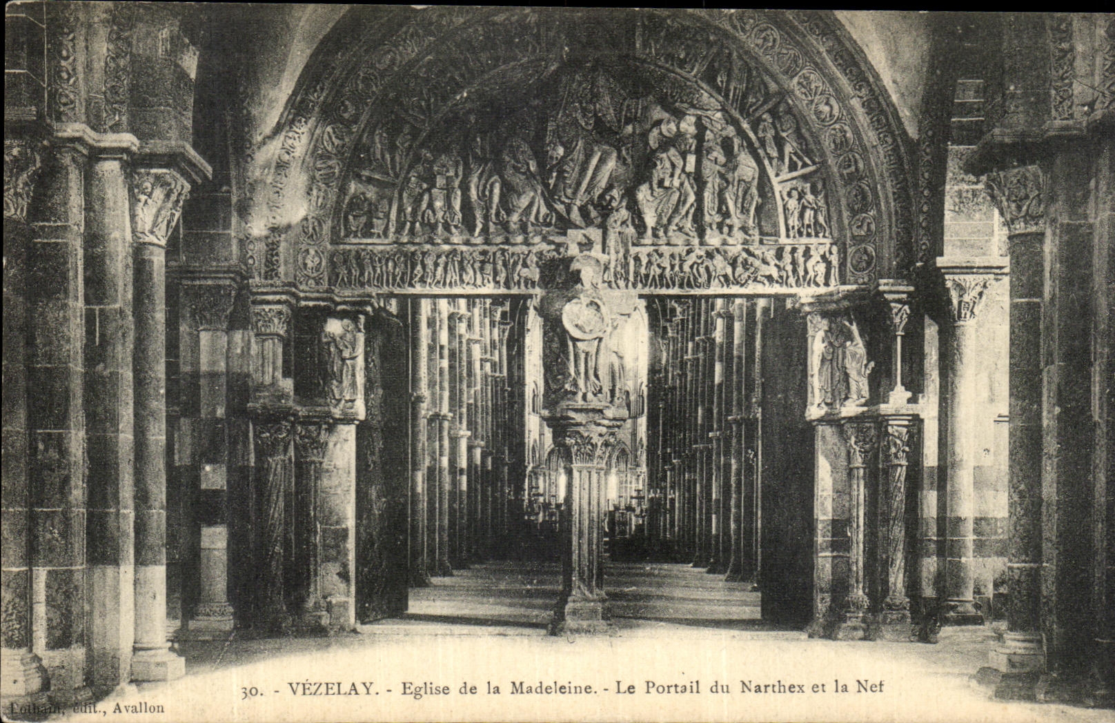 CPA Vezelay Eglise de la Madeleine Le portail Du Narthex et la Net 