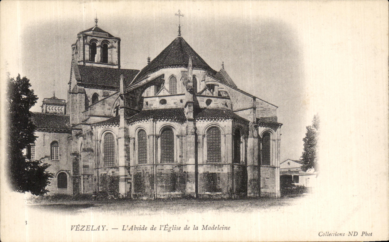 CPA Vezelay L Abside de L Eglise de la Madeleine