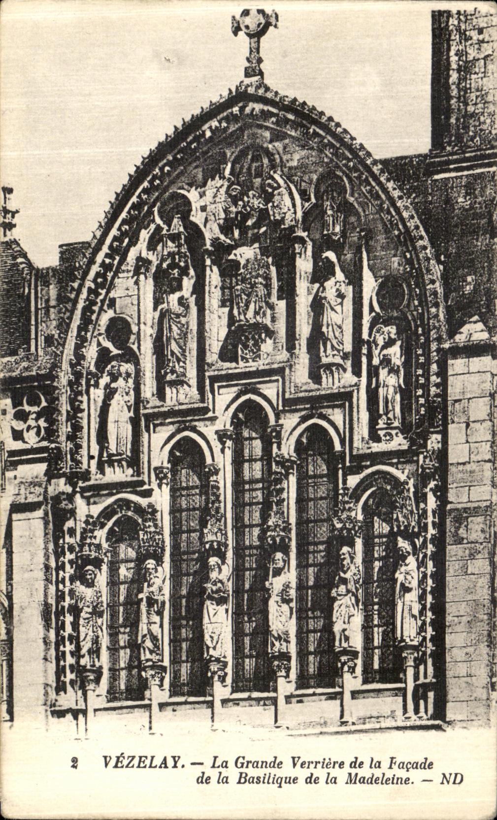 CPA Vezelay La Grande Verriere de la Facade de la Basilique de la Madeleine