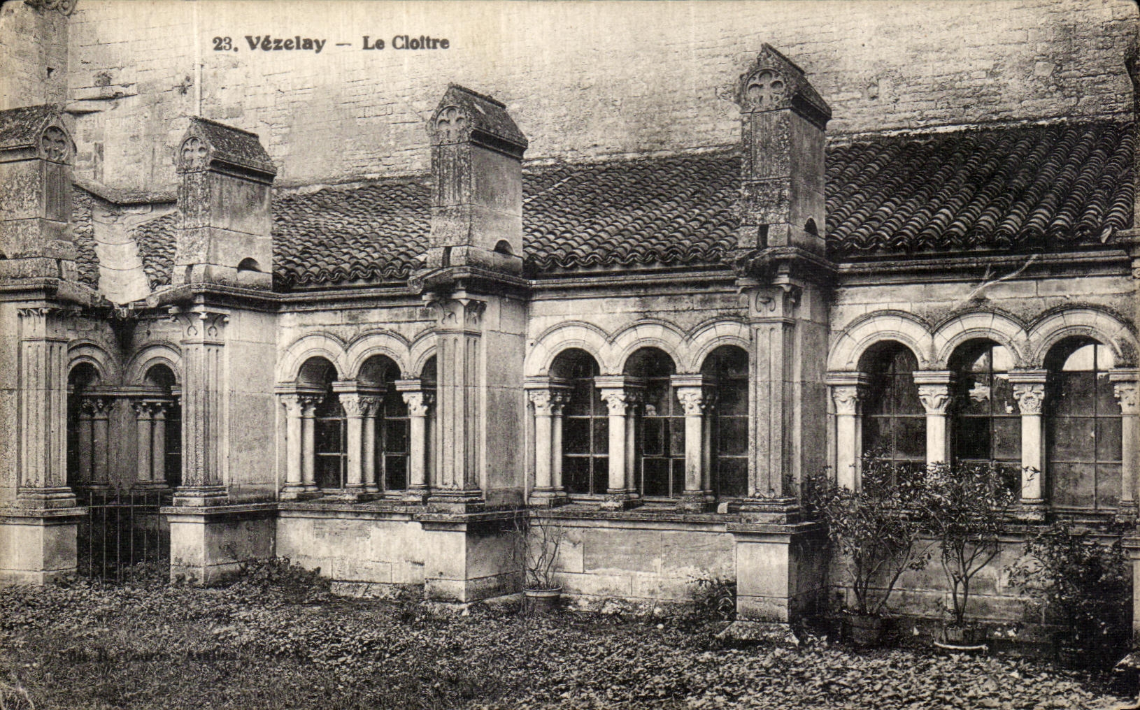 CPA Vezelay La Cloitre 