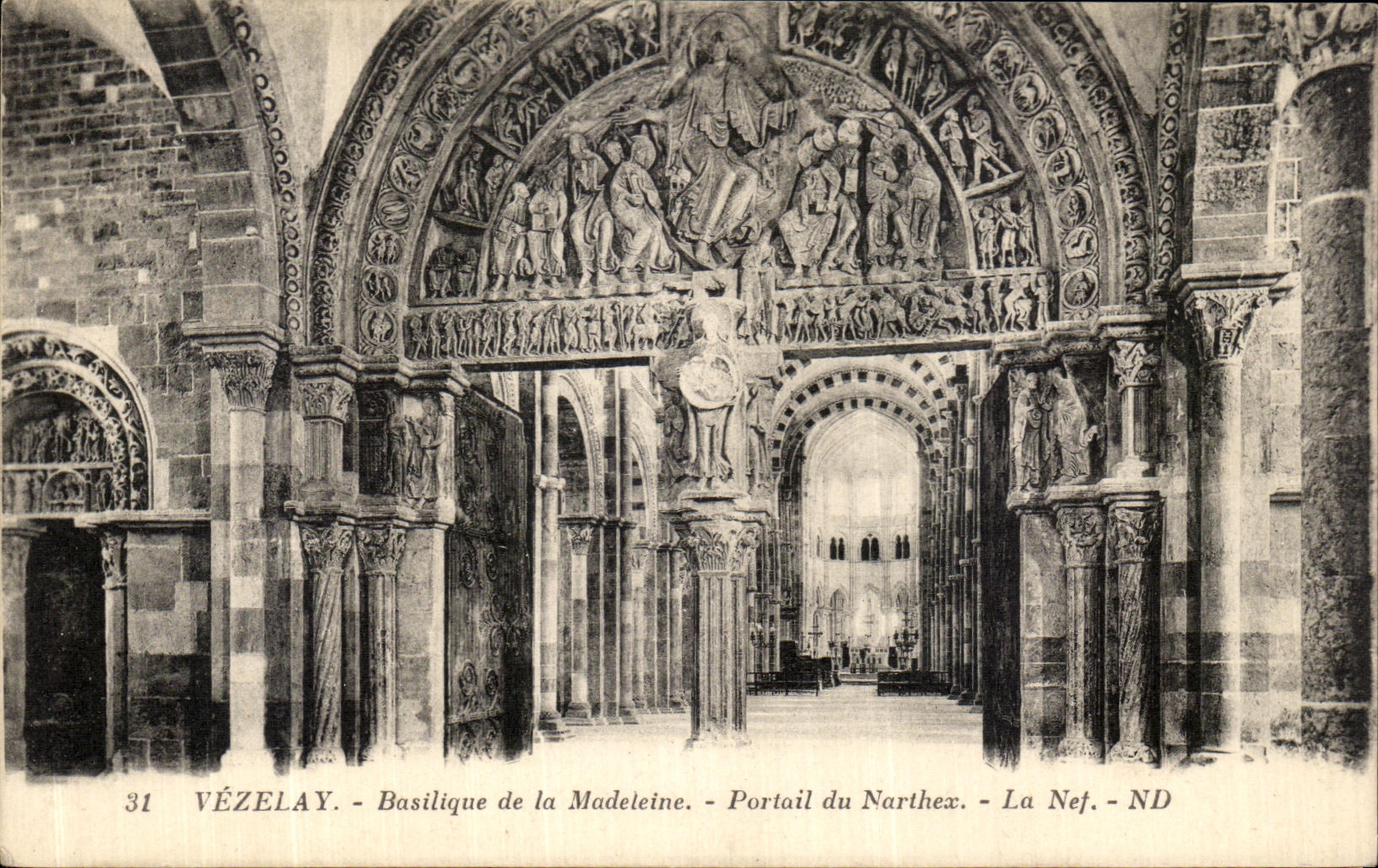 CPA Vezelay Basilique de la Madeleine Portail de Narthex