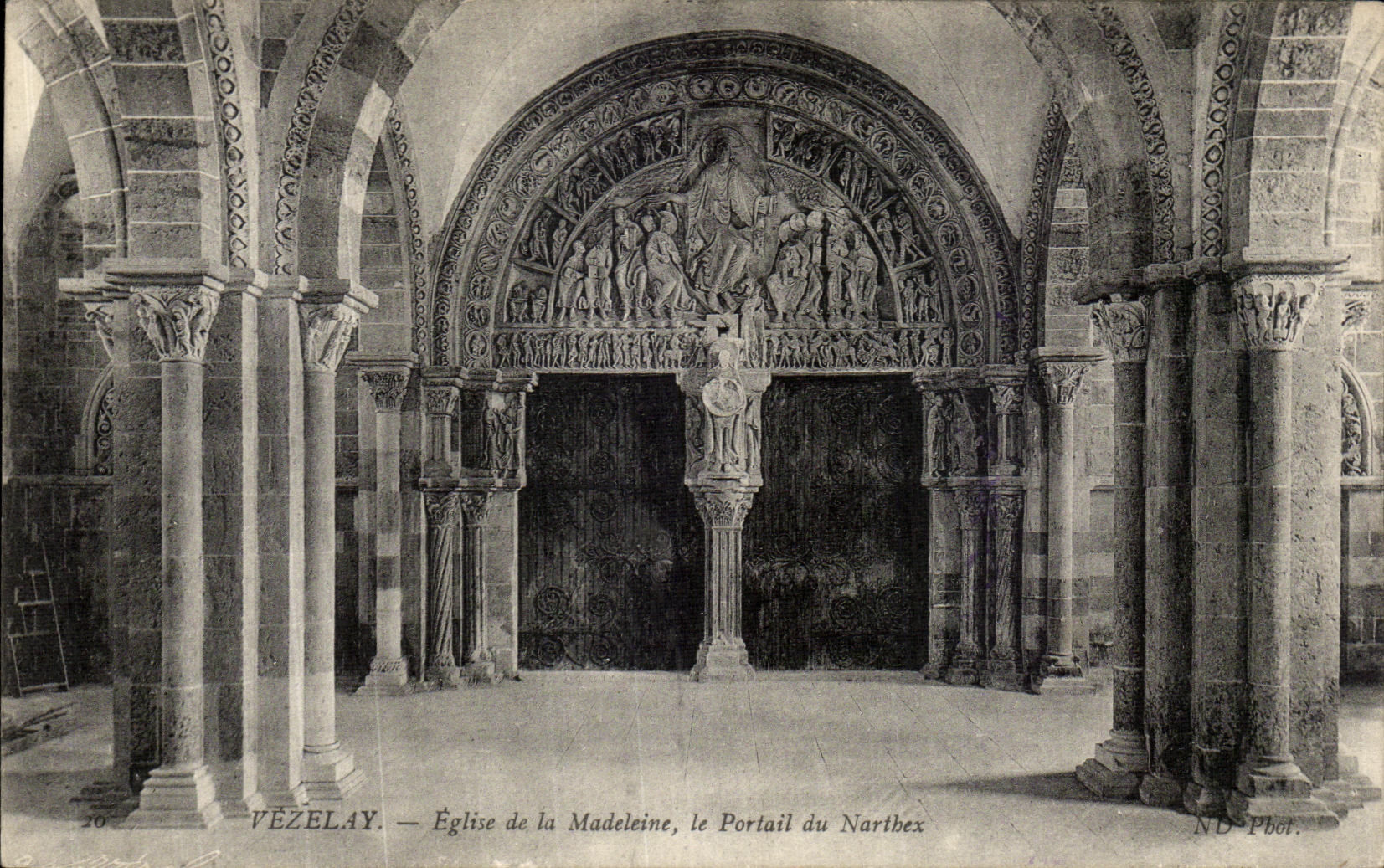 CPA Vezelay Eglise De La Madeleine Portail du Narthex Tympan