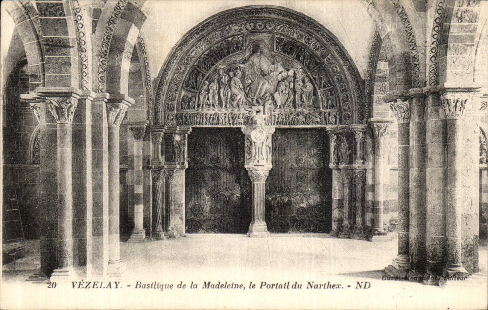 CPA Vezelay Basilique de la Madeleine Le Portail du Narthex de la Madeleine Le portail du Narthex