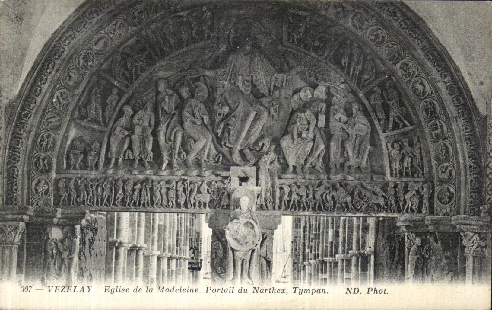 CPA Vezelay Eglise de la Madeleine Portail du narthex Tympan