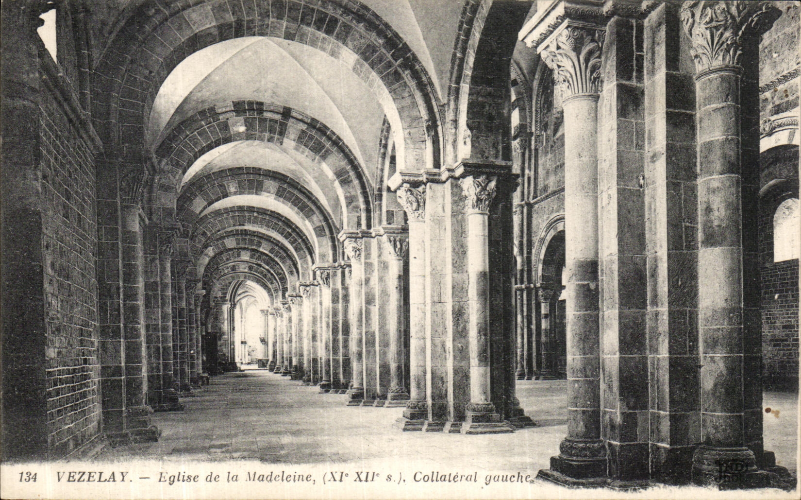 VINTAGE POSTCARD Vezelay Church of the Left Madeleine Colletral