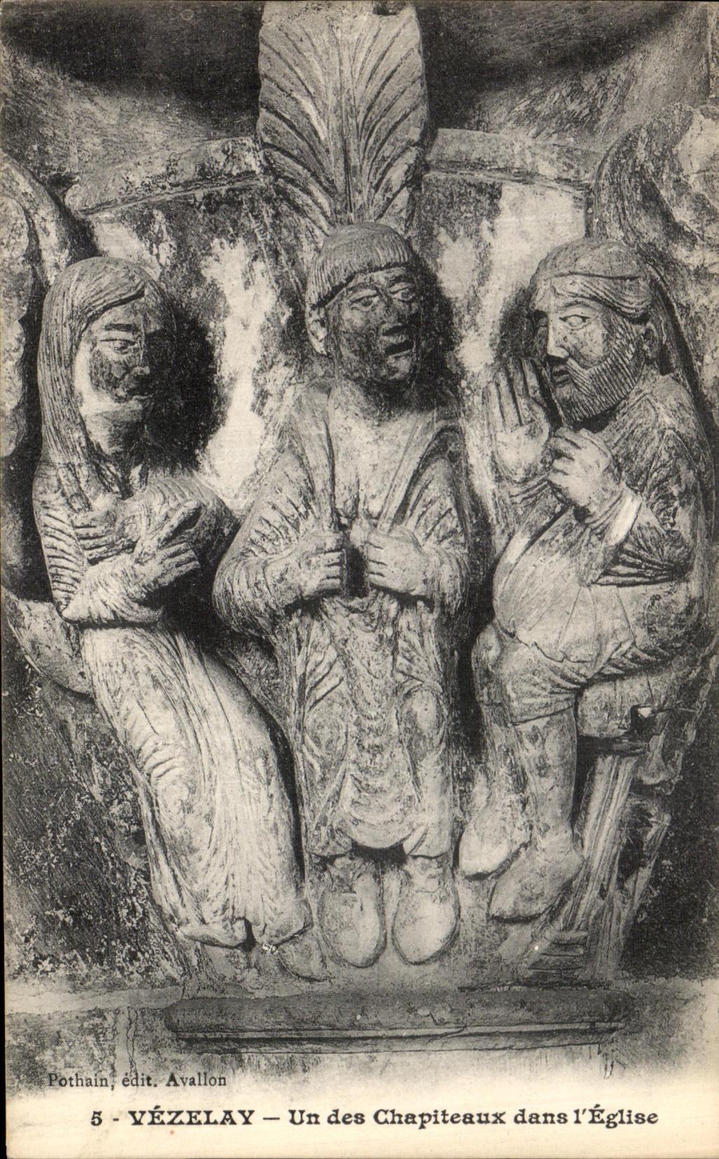 CPA Vezelay Un des Chapiteaux Dans l Eglise