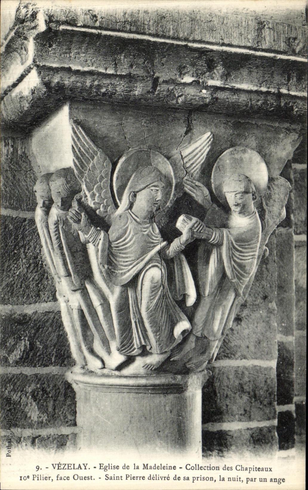 CPA Vezelay Facade Eglise de la madeleine Collection des Chapiteaux Saint pierre delivre de sa prison