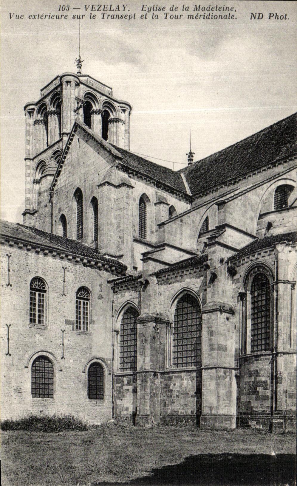 CPA Vezelay Eglise de la Madeleine Vue exterieure Sur le tour Meridionale
