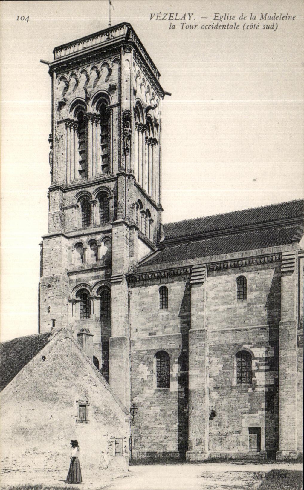 CPA Vezelay Eglise de la Madeleine La Tour Occidentale