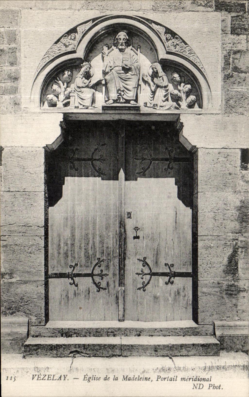 CPA Vezelay Eglise de la Madeleine Portail Meridional