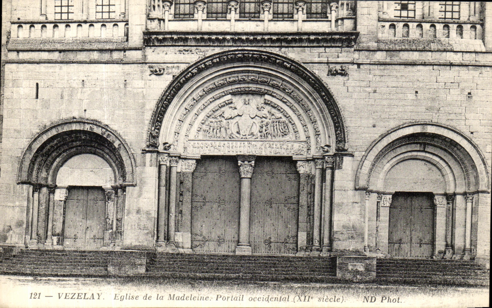 CPA Vezelay Eglise de la Madeleine Portail occidental