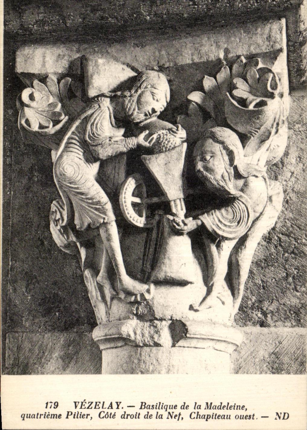 CPA Vezelay Basilique de la Madeleine Quatrieme Pilier Cote Droit de la Nef Chapiteau Ouest