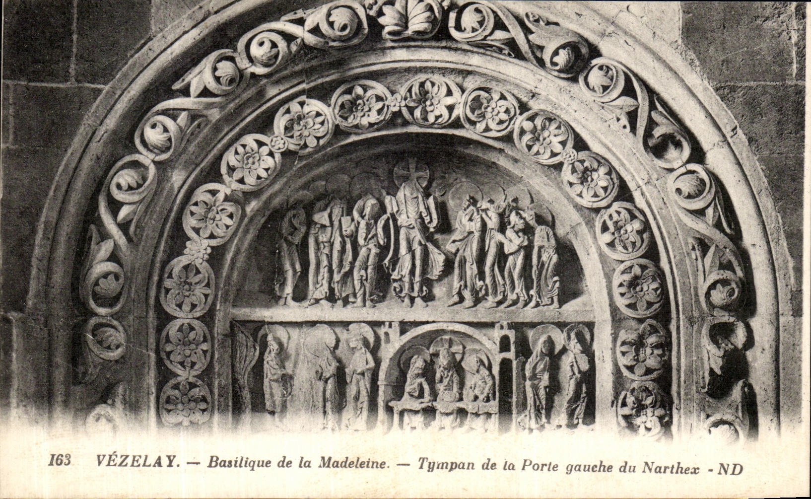 CPA Vezelay Basilique de la Madeleine Tympan de la Porte Gauche du Narthex 