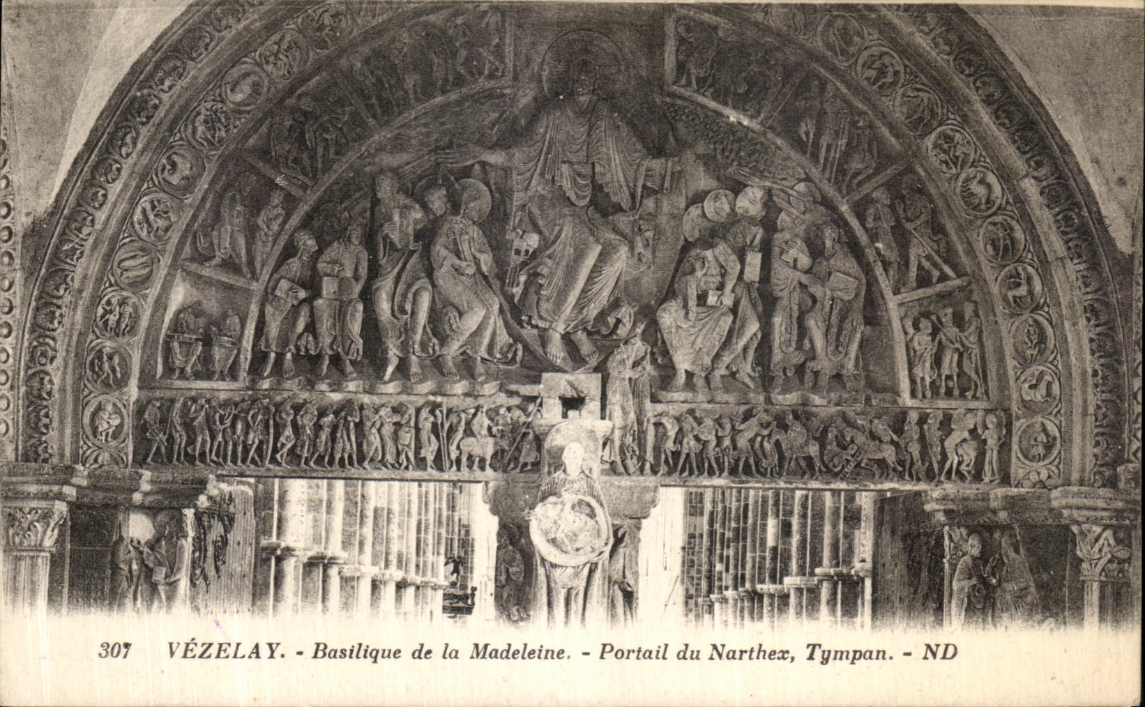 CPA Vezelay Basilique de la Madeleine Portail du Narthex Tympan 