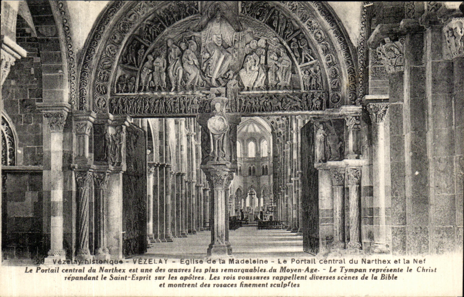 CPA Vezelay Eglise de la Madeleine Le Portail Central du Narthax