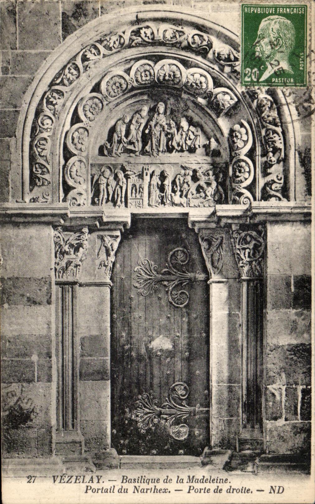 CPA Vezelay Basilique de la Madeleine Portail du Narthex Porte de Droite