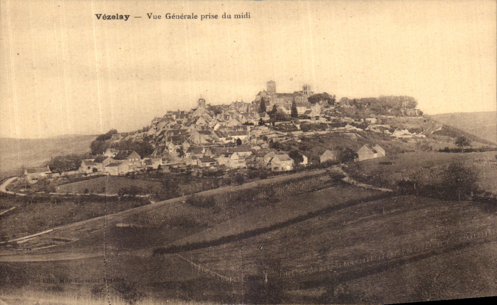 CPA Vezelay Vue Generale Prise du Midi 