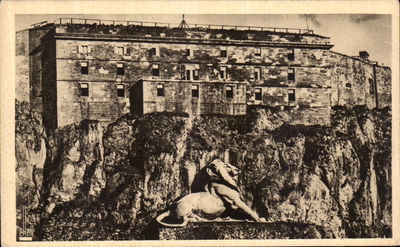 POSTAL Belfort de la VENDIMIA el leon feudal viejo de la fortaleza del castillo