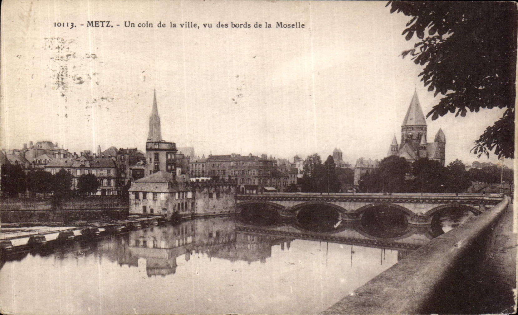 POSTAL Metz de la VENDIMIA una esquina de la ciudad vista de los bordes del Mosela