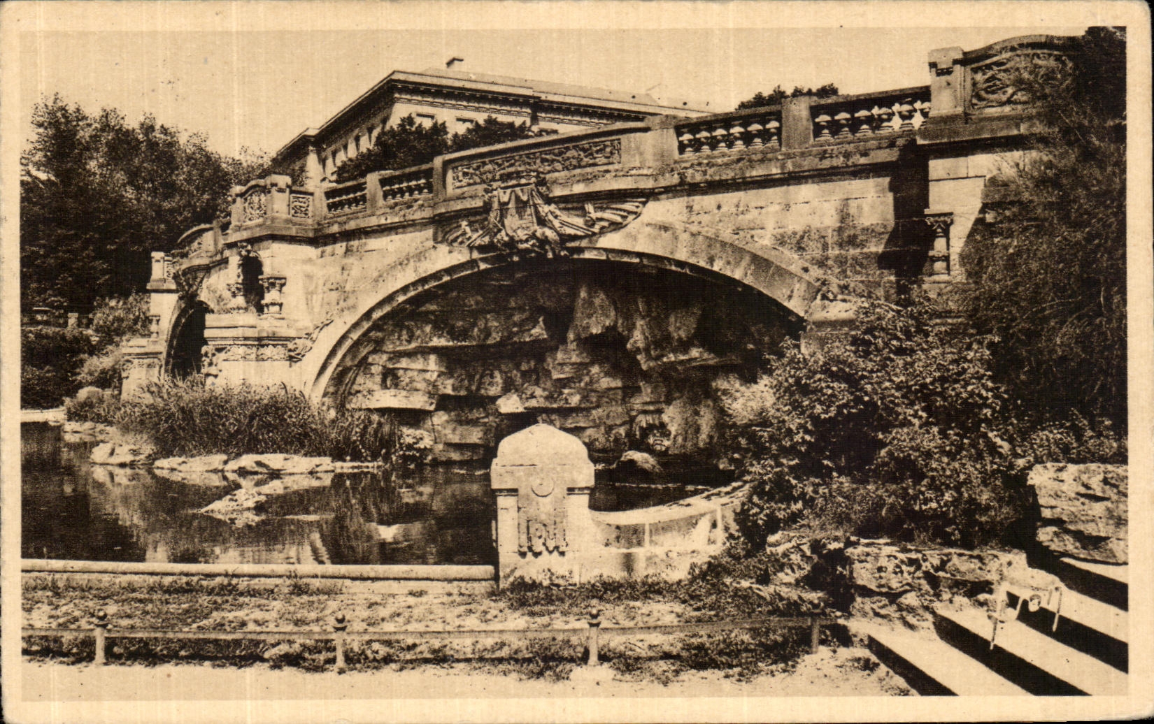 POSTAL Metz de la VENDIMIA la fuente de L explanada