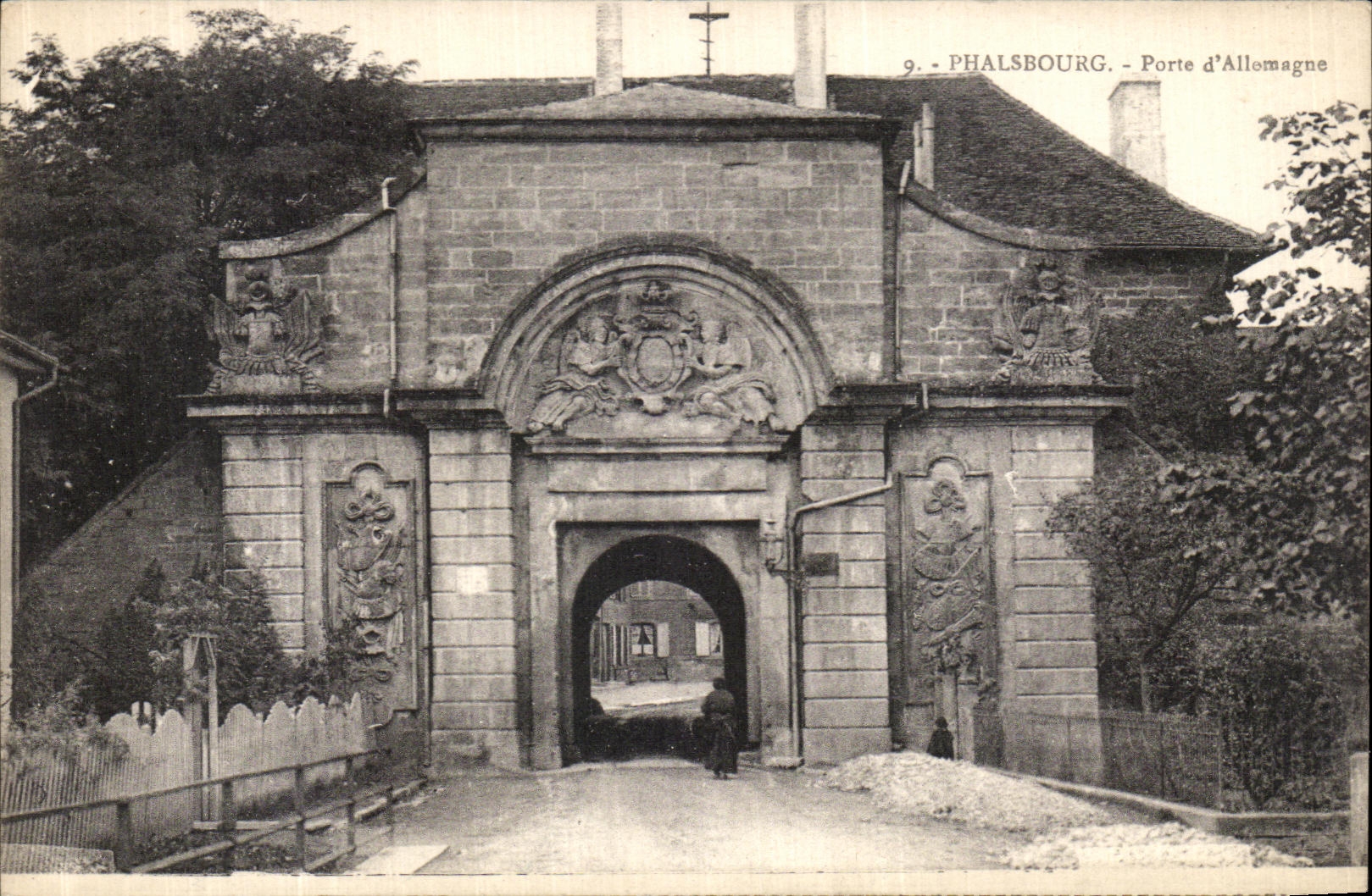 VINTAGE POSTCARD Phalsbourg Carries D Germany