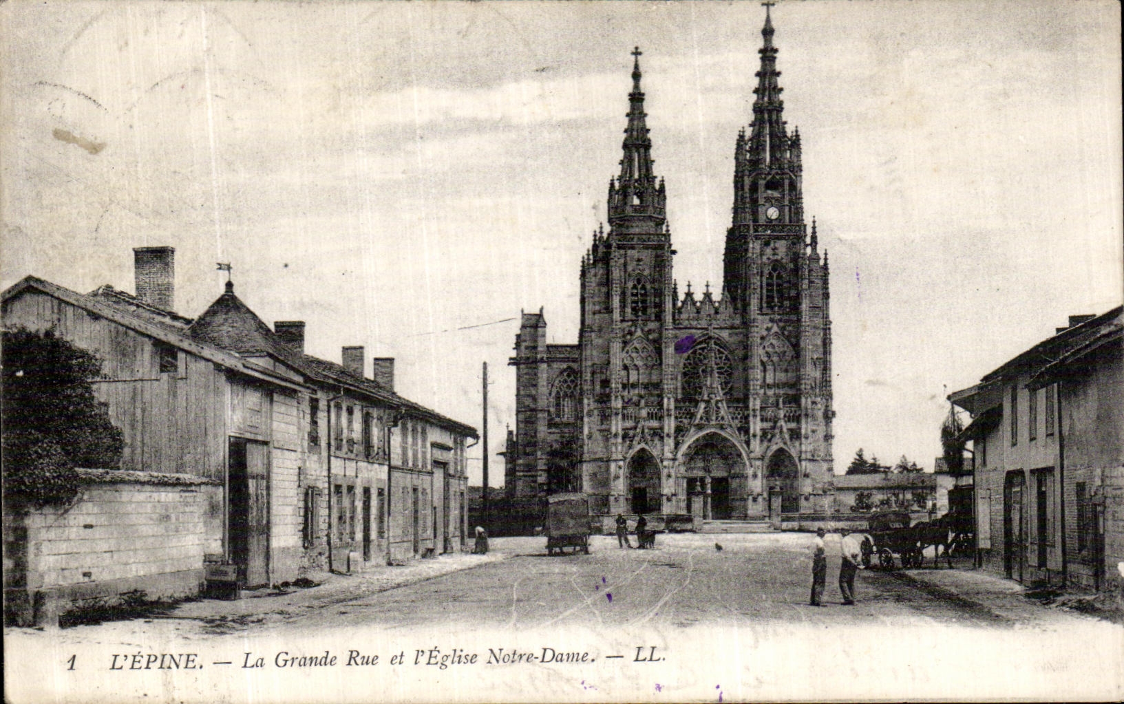 VINTAGE POSTCARD Lepine Main street and L Notre Dame church