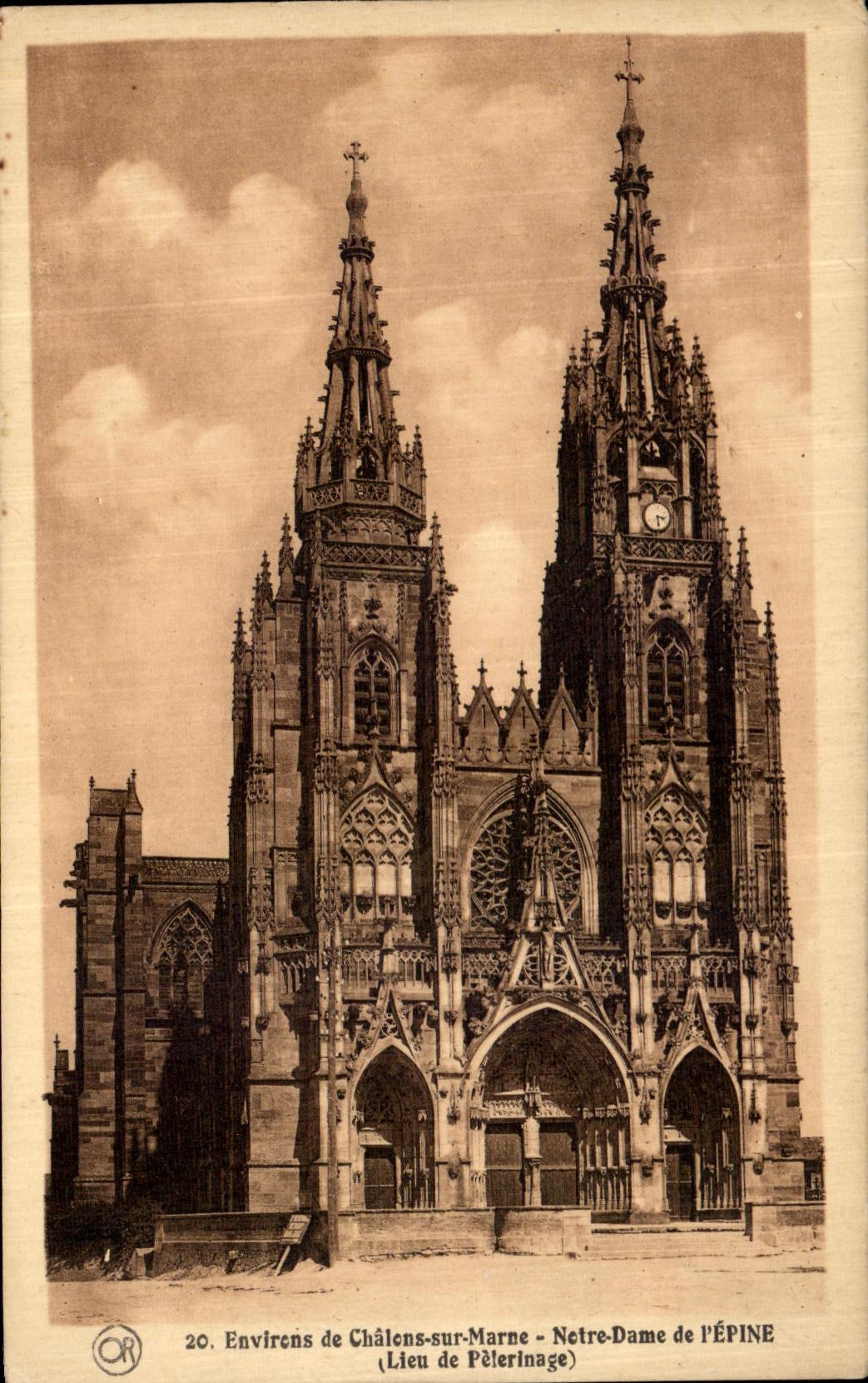 VINTAGE POSTCARD Surroundings of Trawl nets on the Notre Dame Marne of L Spine