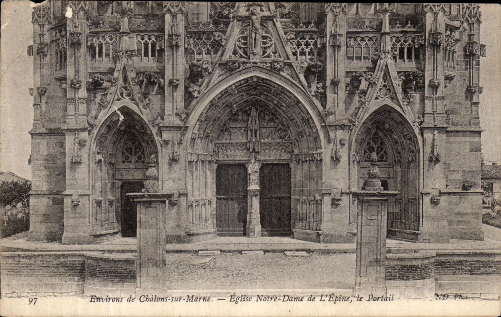 VINTAGE POSTCARD Surroundings of Trawl nets on the Marne Notre Dame Church of L Spine the gate