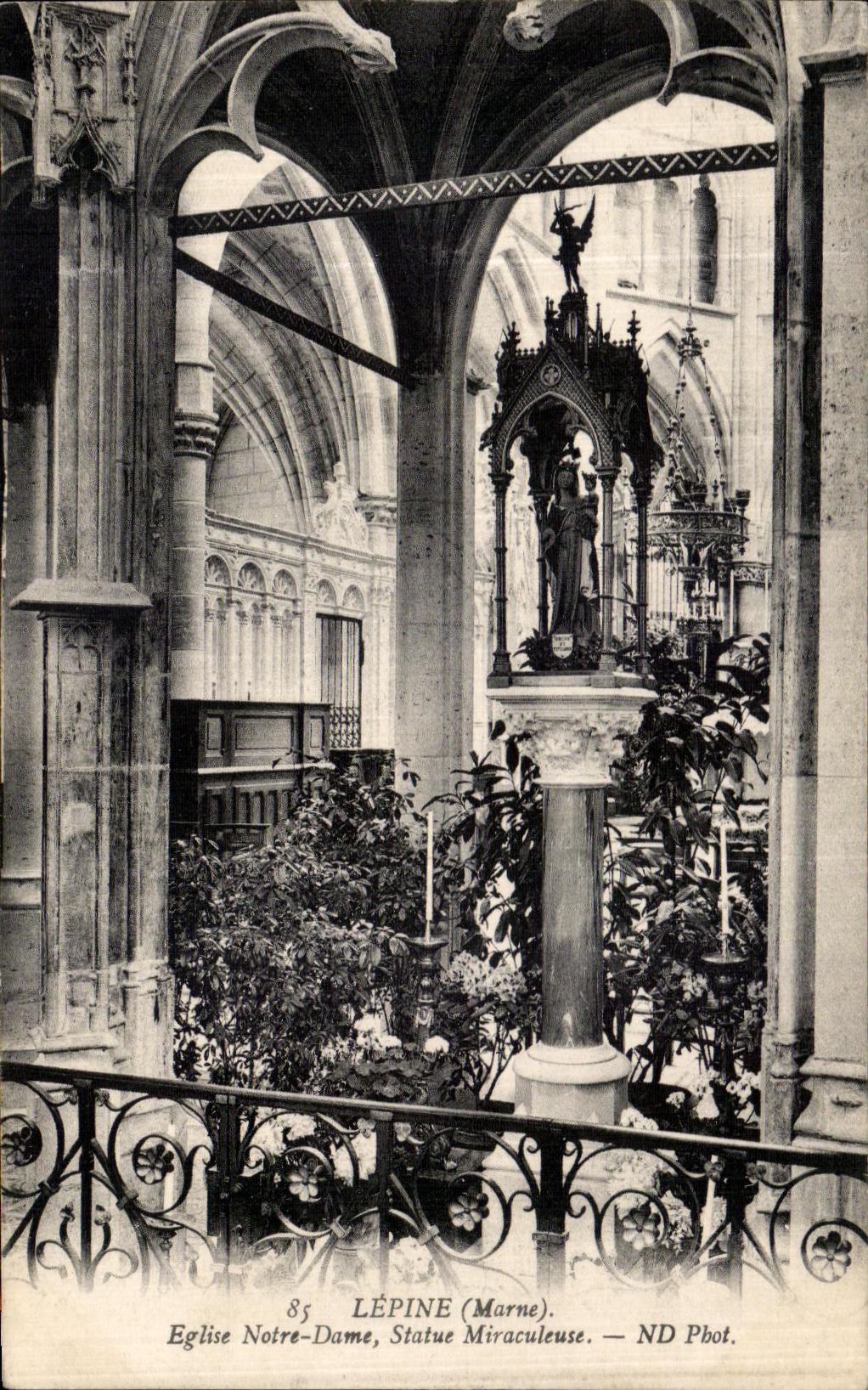 VINTAGE POSTCARD Lepine the Marne Notre Dame Church