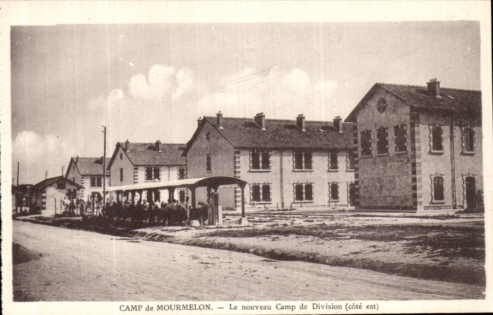 VINTAGE POSTCARD Camp of Mourmelon the new Camp of Militaria Division