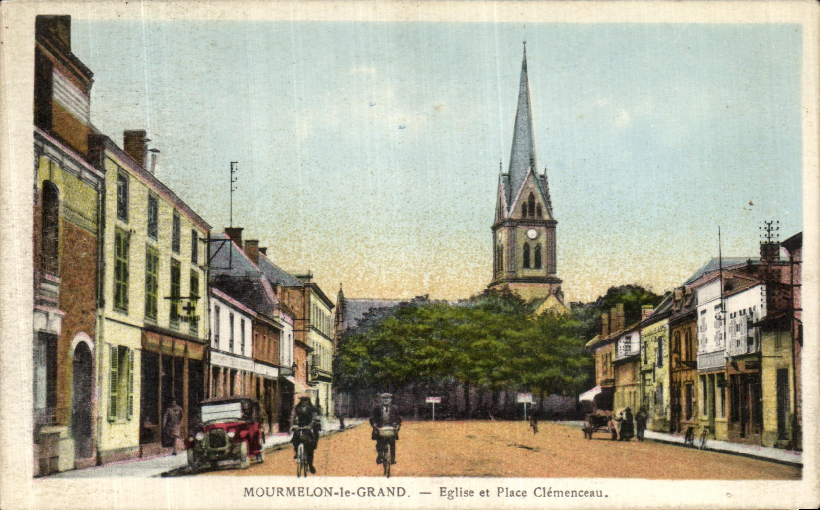 VINTAGE POSTCARD Mourmelon Large the Church and Place Clemenceau Militaria