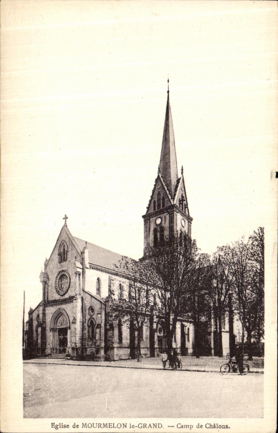 VINTAGE POSTCARD Mourmelon Large the Church of Camp of Trawl nets