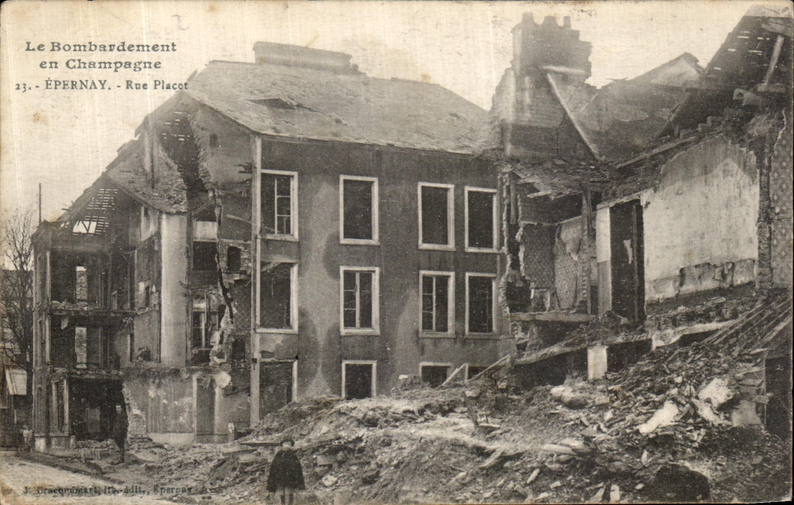 VINTAGE POSTCARD Epernay Champagne Bombardment Street Militaria Claim