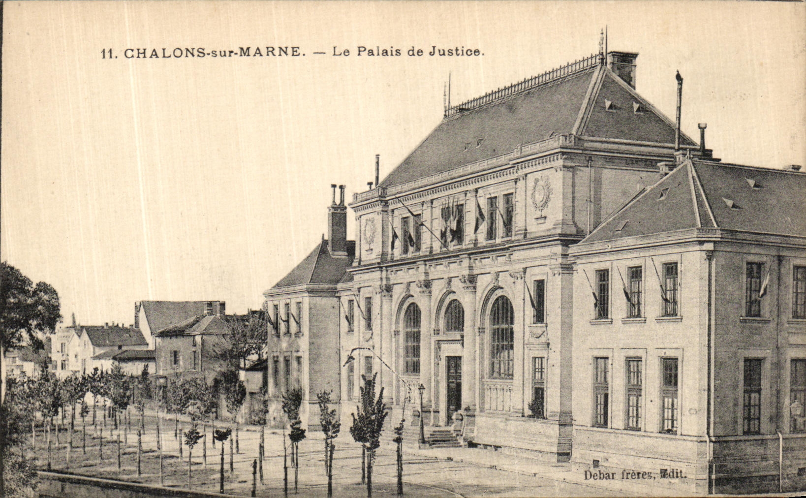 VINTAGE POSTCARD Trawl nets On the Marne Law courts