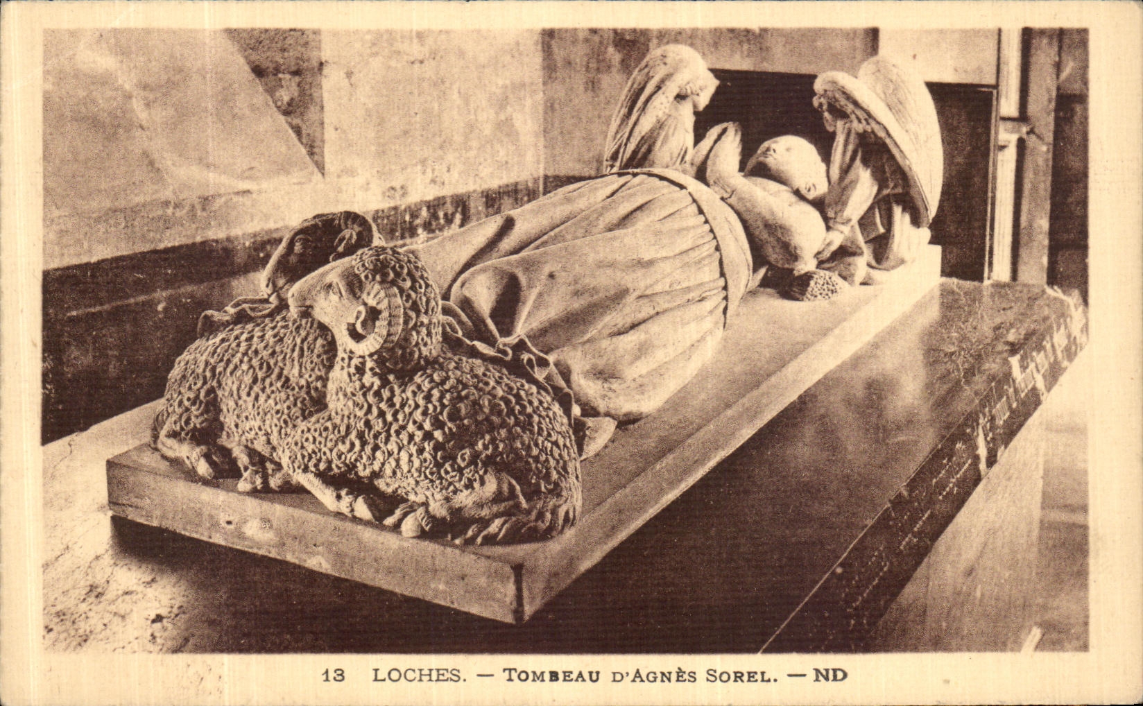 VINTAGE POSTCARD Loaches Tomb D Agnes Sorel
