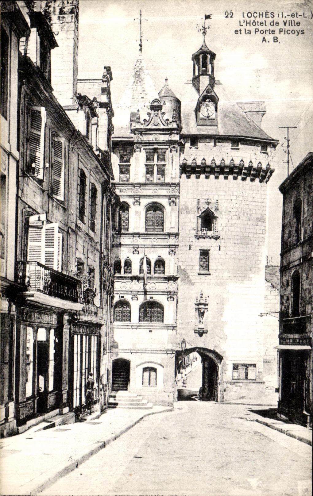 VINTAGE POSTCARD Loaches L Town hall and the Picoys Gate