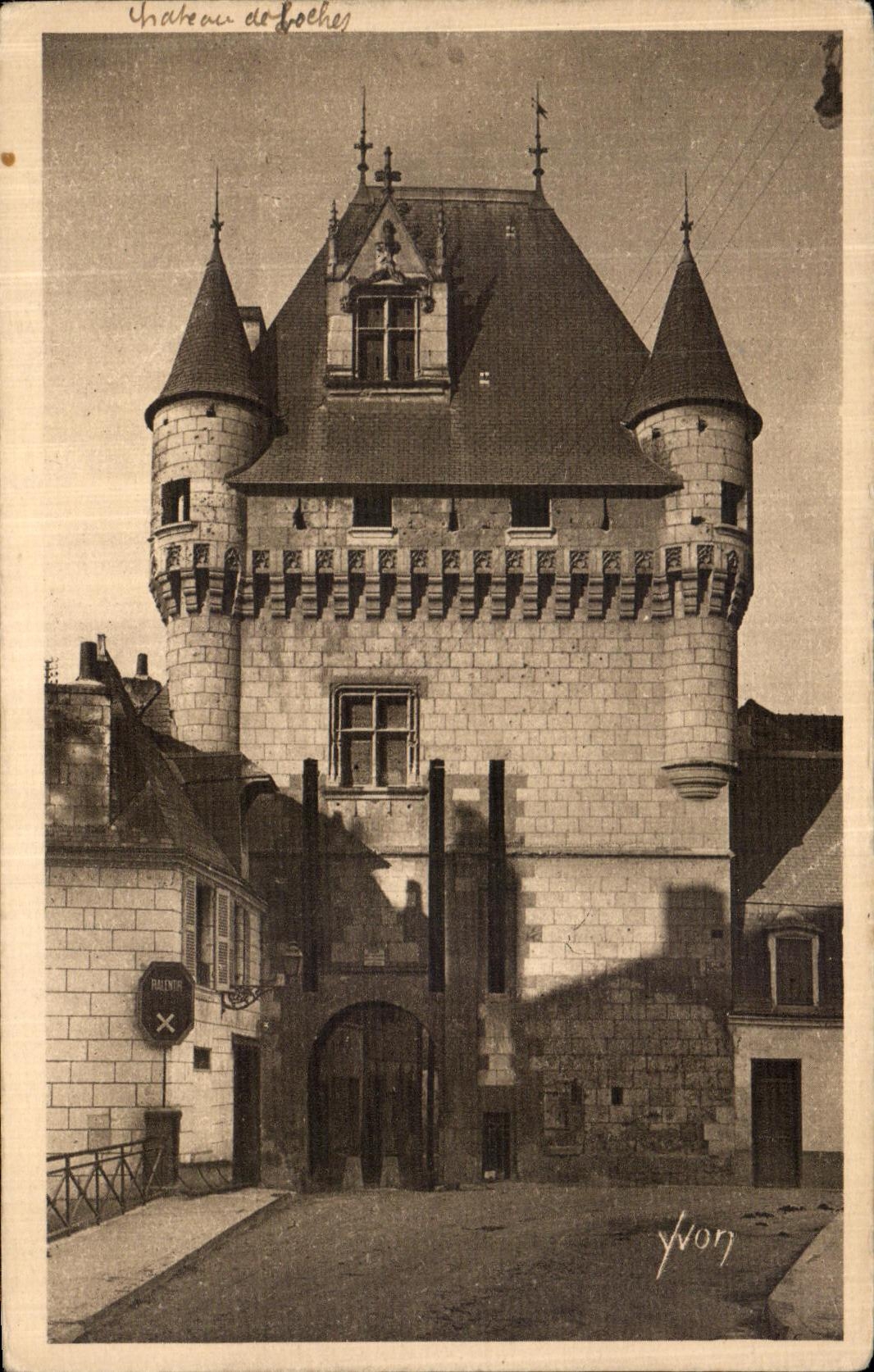 Castillo de los Loaches de la POSTAL de la VENDIMIA de la puerta de Cordeliers