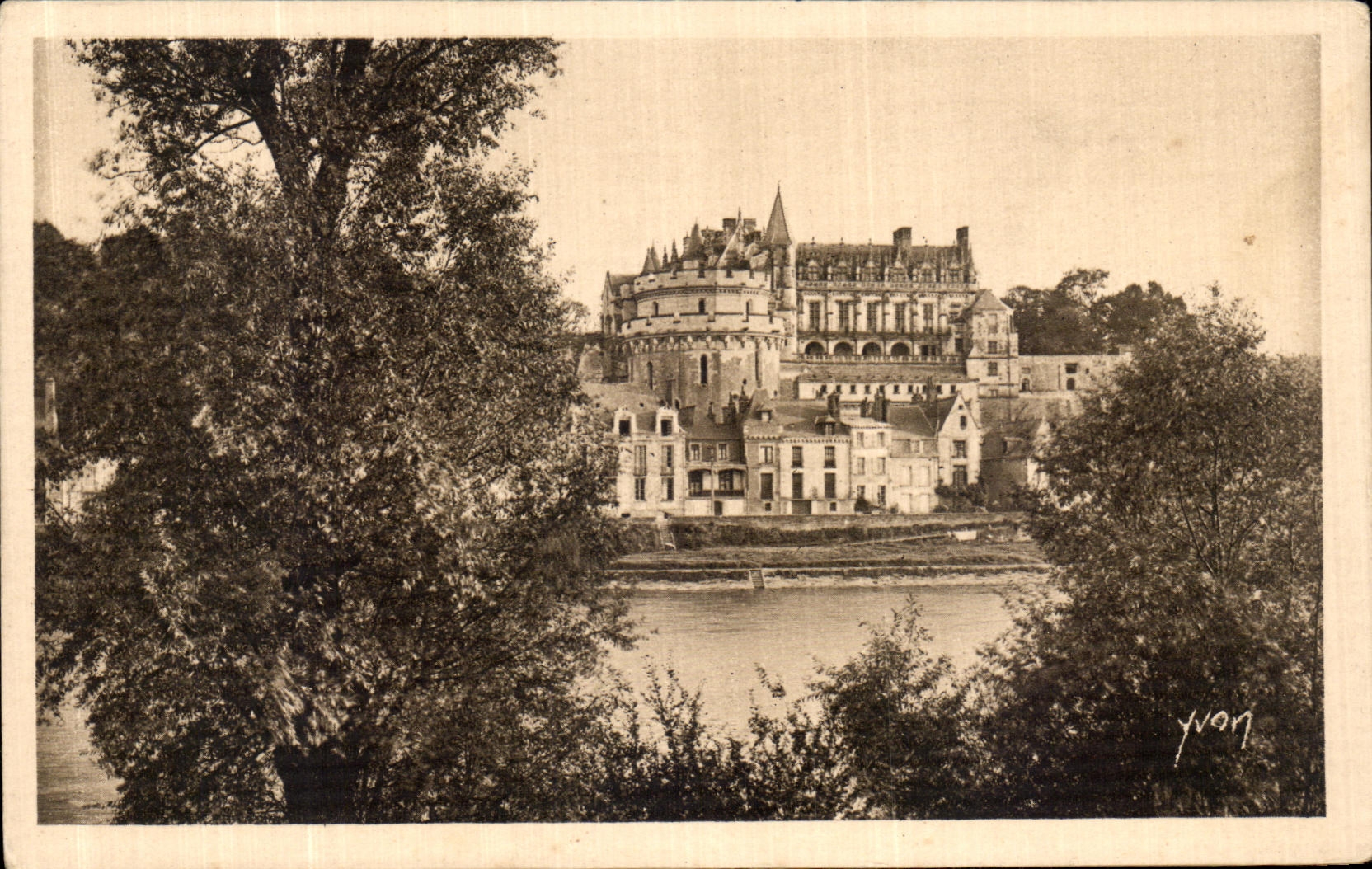 POSTAL Amboise Francia suave Loire ch4ateau de la VENDIMIA