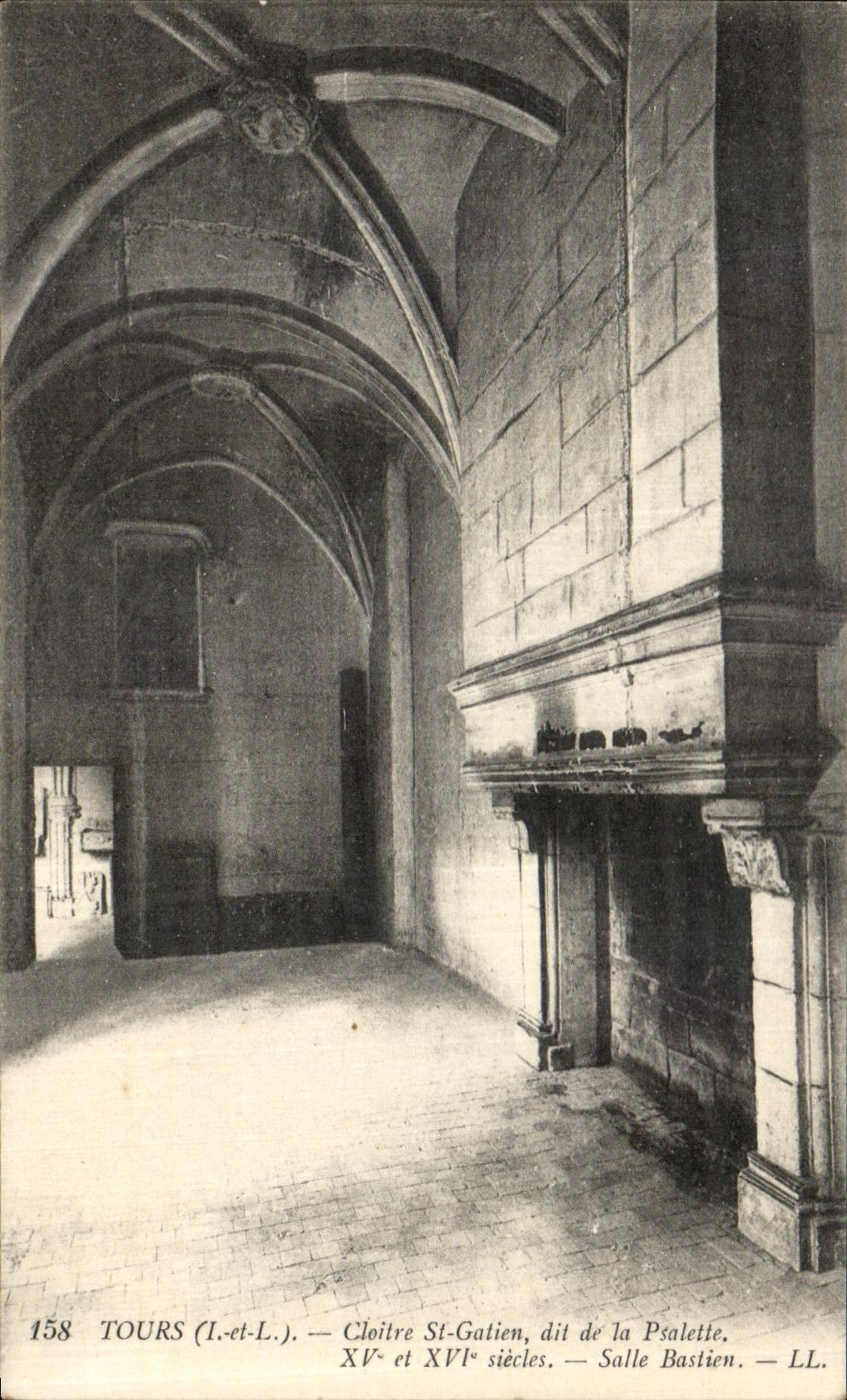 CPA Tours Cloitre St Gatien dit de La Psalette Salle Bastien 