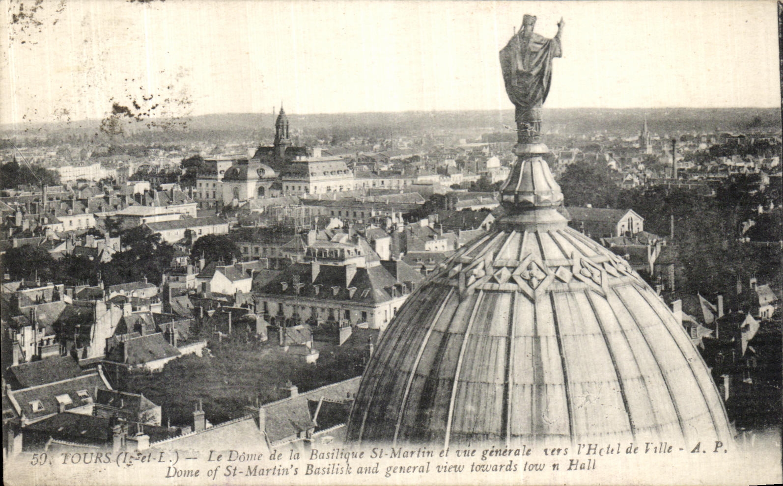 CPA Tours Le Dame de la Basilique St Martin Et Vue Generale vers l Hotel de ville