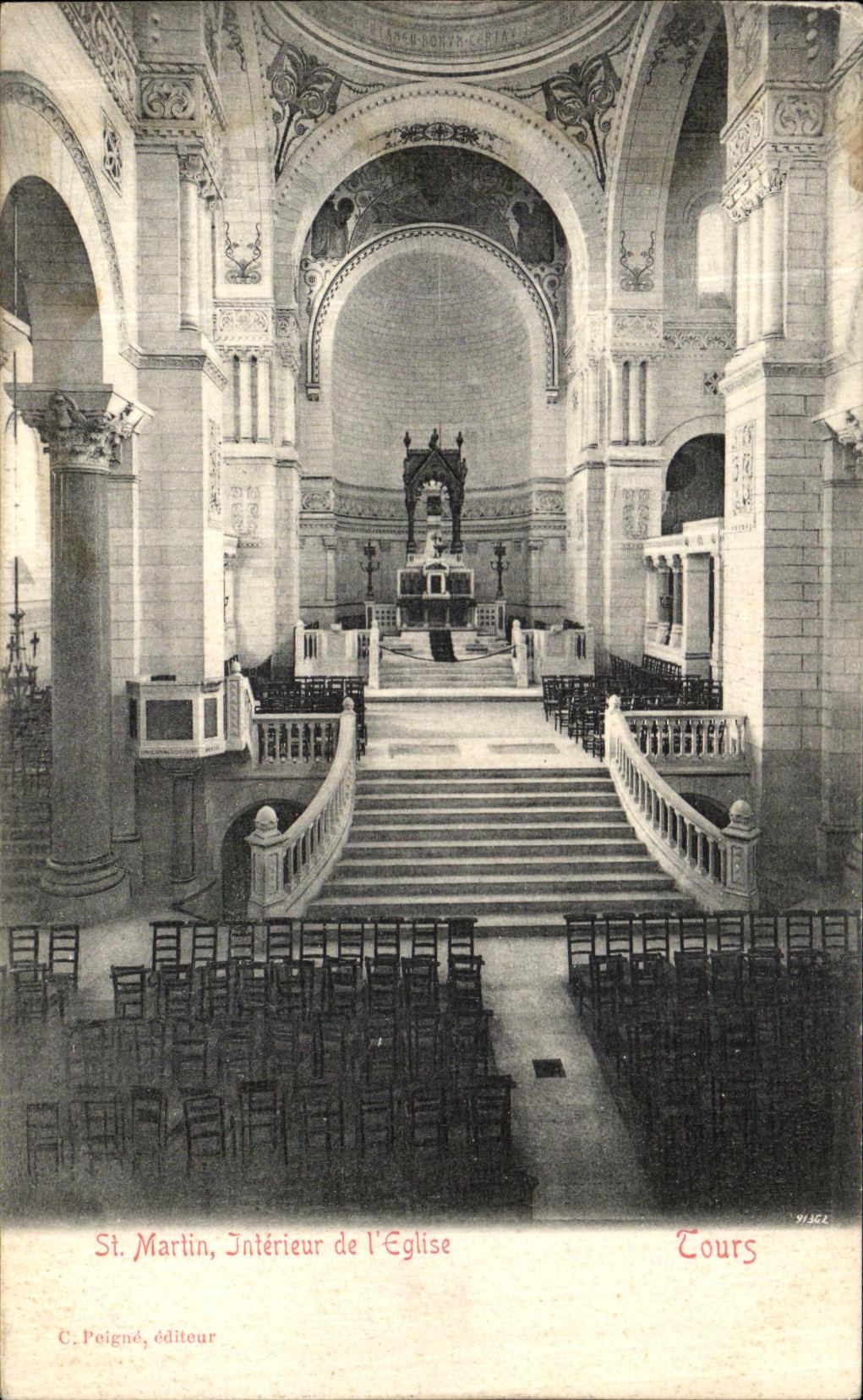 CPA Saint Martin Interieur de l Eglise Tours