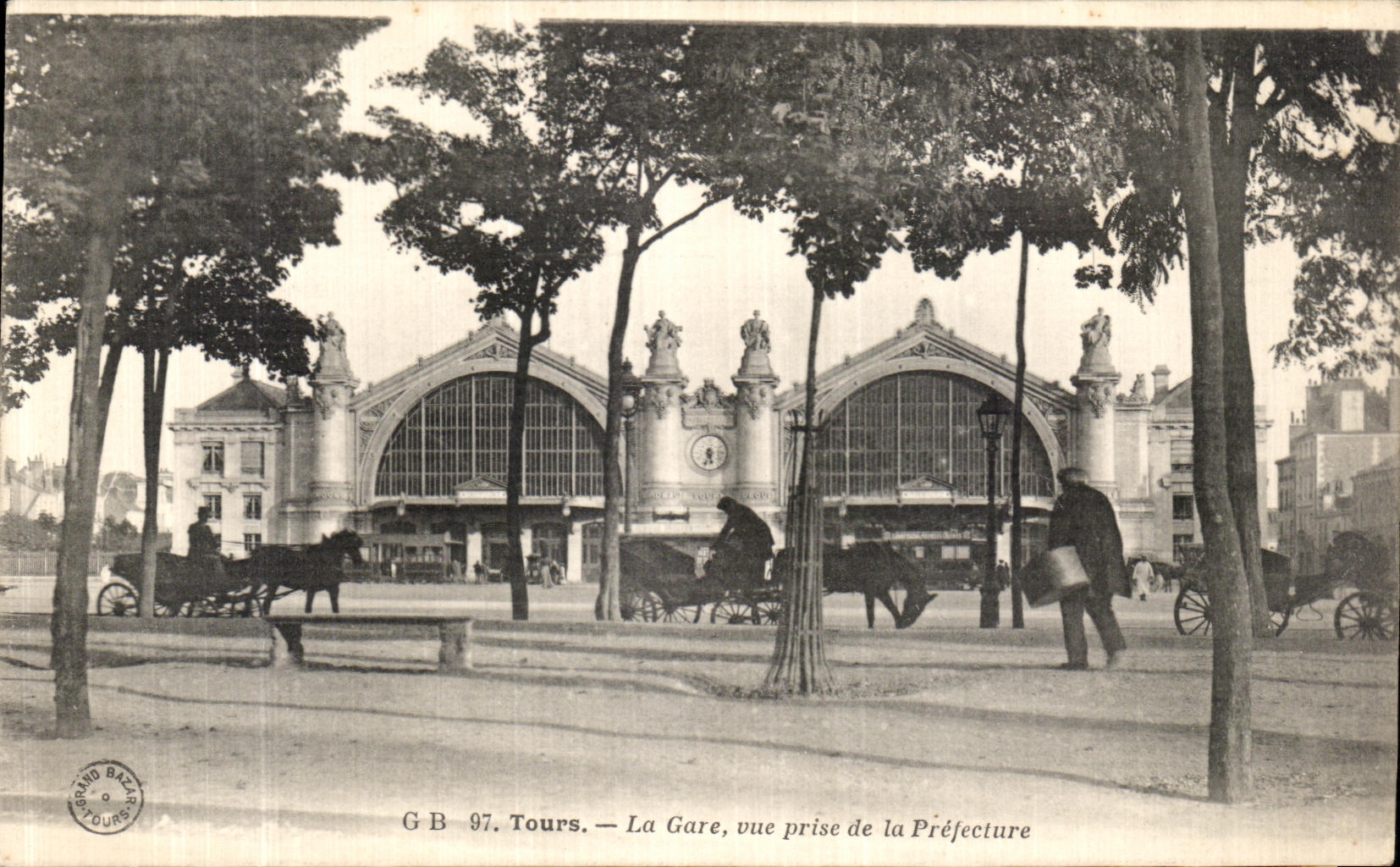 CPA Tours La Gare Vue Prise de la Prefecture