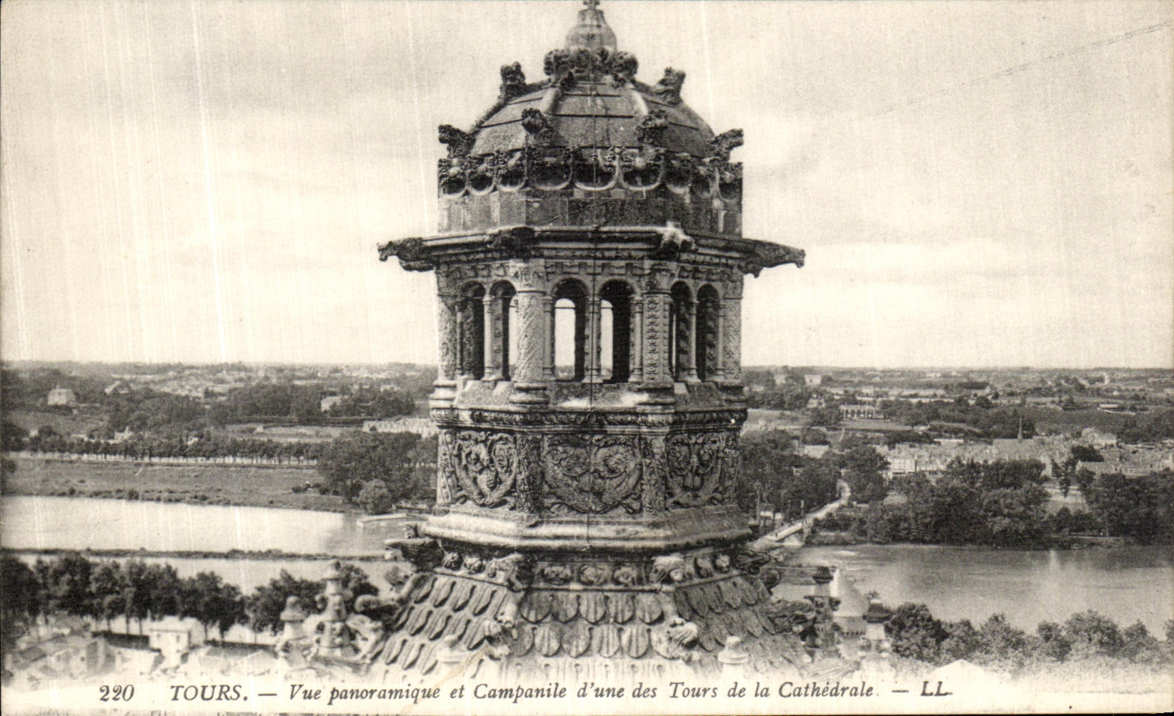 CPA Tours Vue Panorama et Companile d une des Tours de la cathedrale