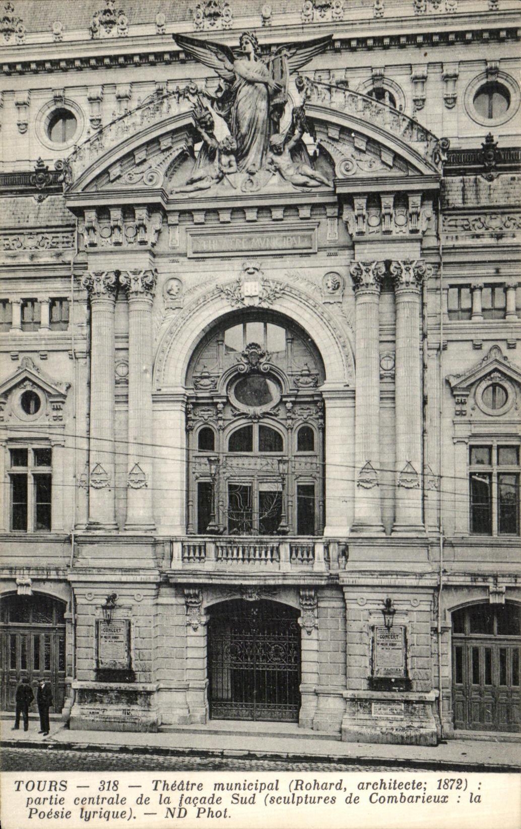 CPA Tours Theatre municipal partie centrale de la facade Sud 