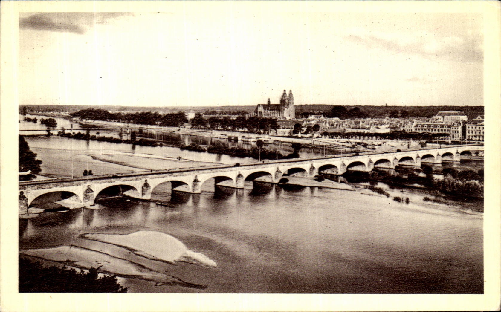 CPA Tours Vue Generale et la Loire 