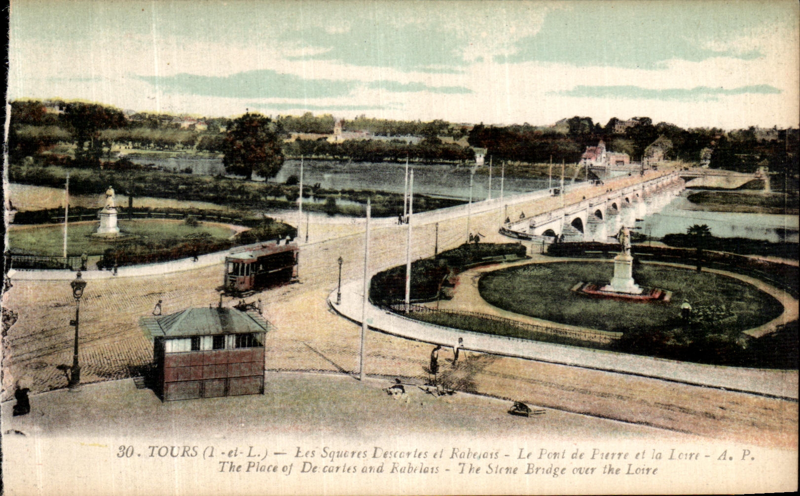 CPA Tours Les Squares Descartes Le Pont de pierre et la Loire